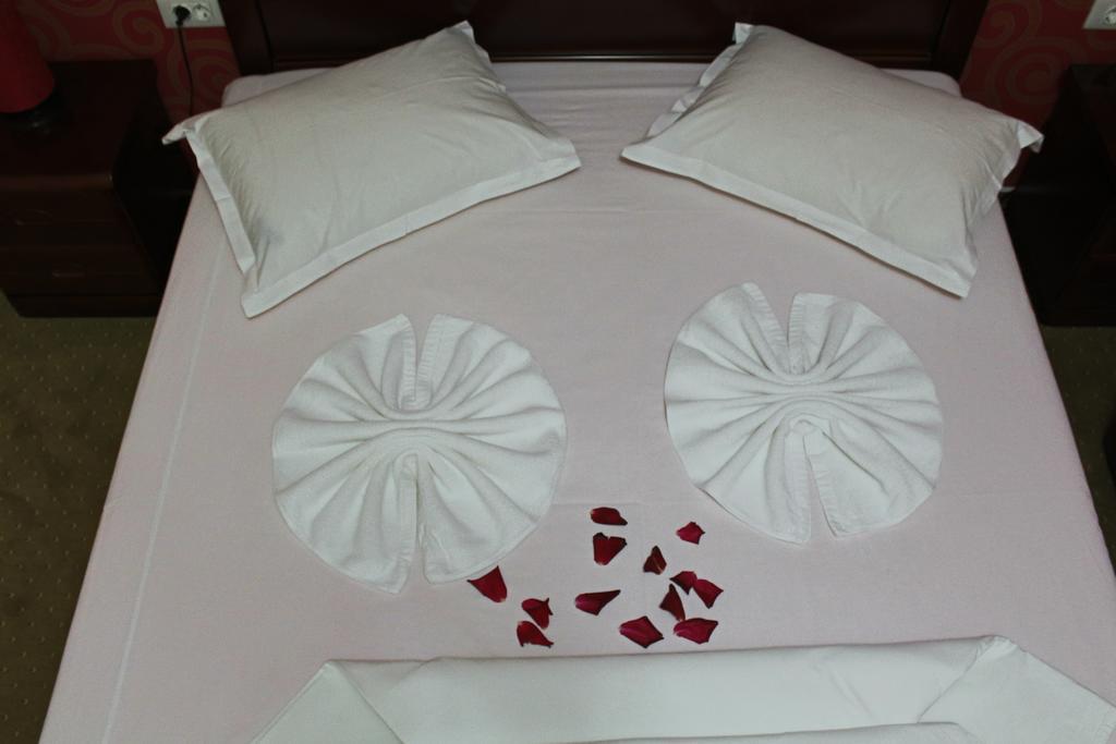 Hotel Cristal Năvodari Extérieur photo