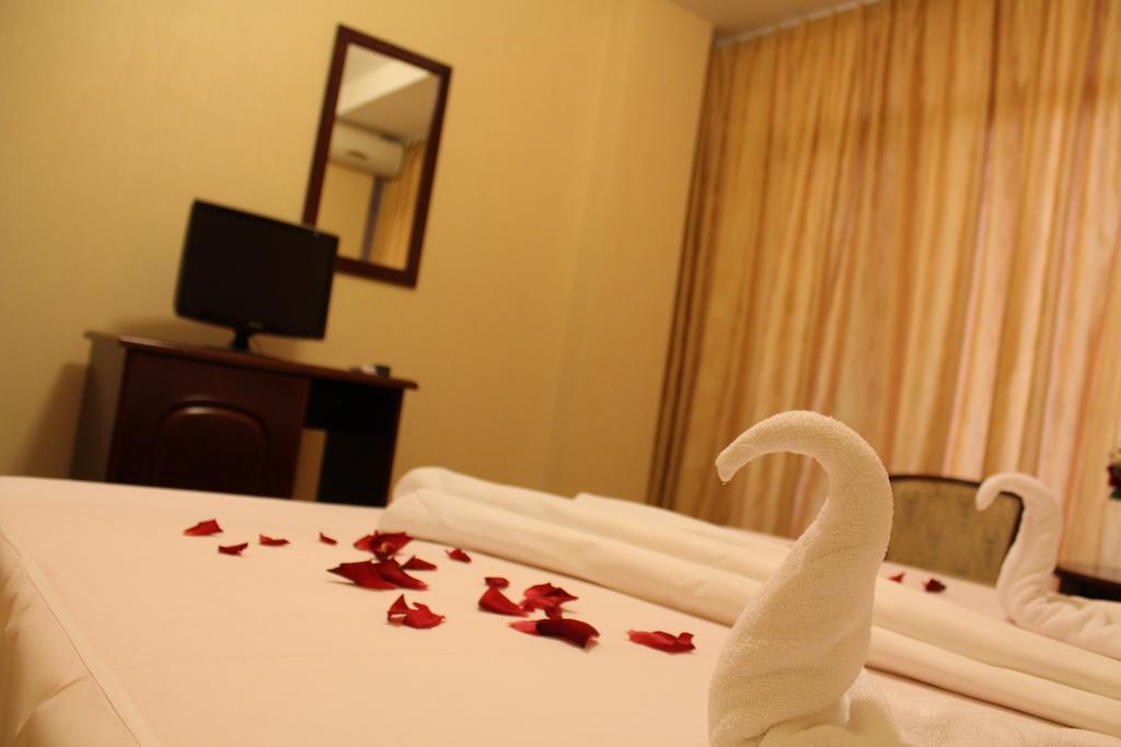 Hotel Cristal Năvodari Extérieur photo