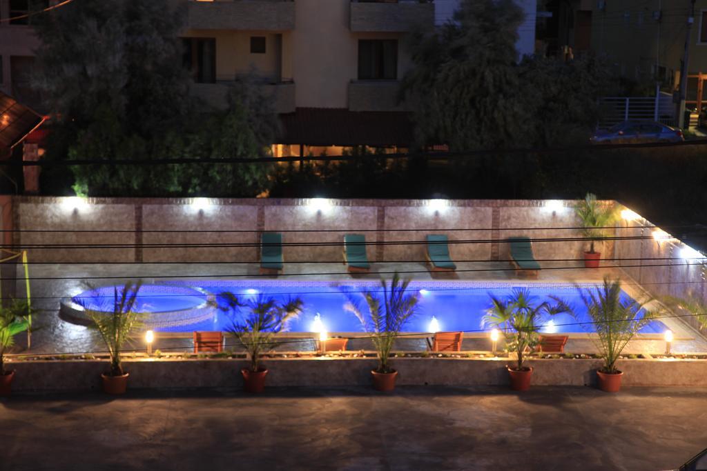 Hotel Cristal Năvodari Extérieur photo